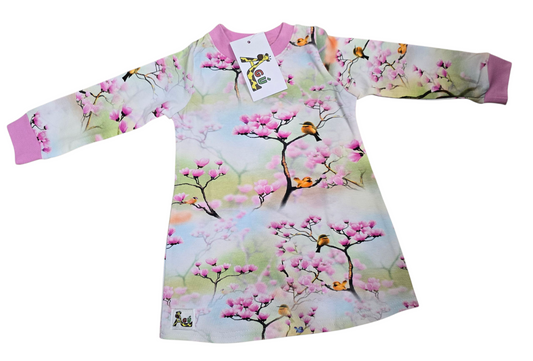 Fallegi fuglakjóllinn