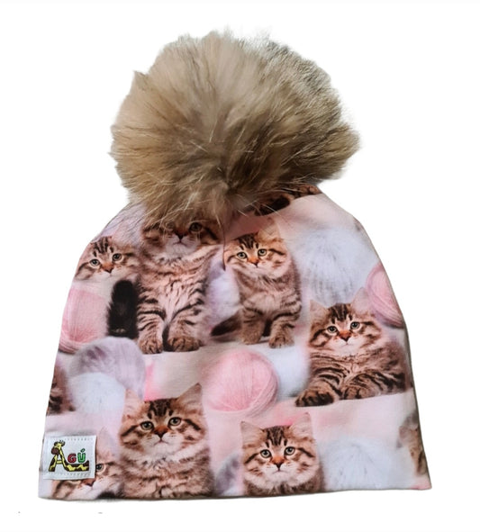 Kisu húfa með dúsk