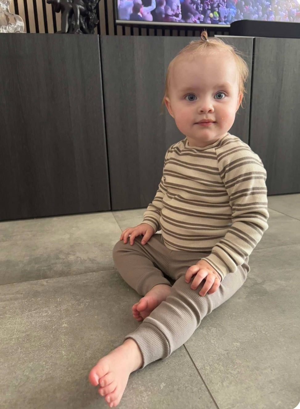 Röndótt Agú rib peysa